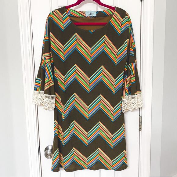 JUDITH MARCH • Retro Brown Chevron Bell Sleeve Dress - Picture 1 of 7